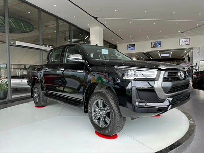 Toyota Hilux 2.4L 4X4 AT 2025