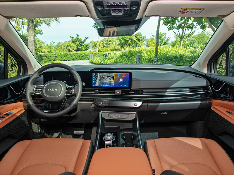 New KIA Carnival 1.6 Turbo Hybrid Signature 7S