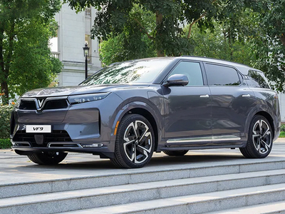 VinFast VF9 Eco
