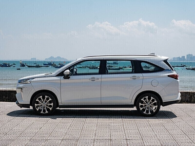 Toyota Veloz Cross CVT