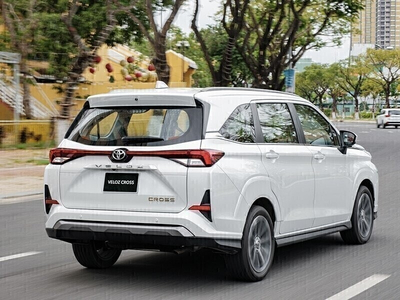 Toyota Veloz Cross CVT