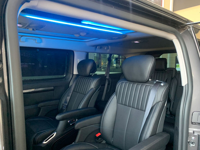 Peugeot Traveller Premium 7S