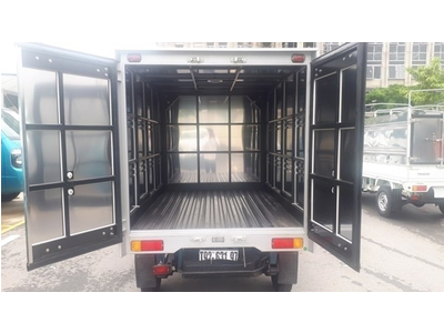 Xe tải Thaco Towner 800 - Thùng kín - Tải 990kg