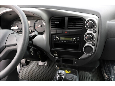 Xe tải KIA Frontier K200 - Thùng mui bạt - Tải 990kg / 1490kg / 1990kg- Thùng dài 3,2m