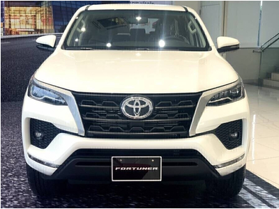 Toyota Fortuner 2.4 MT Dầu 4x2
