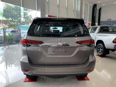 Toyota Fortuner 2.7AT Xăng 4x4