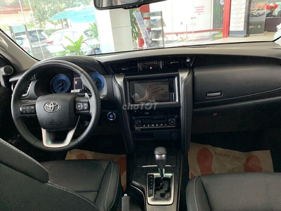 Toyota Fortuner 2.7AT Xăng 4x4