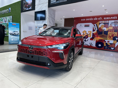 New Toyota Corolla Cross 1.8HV