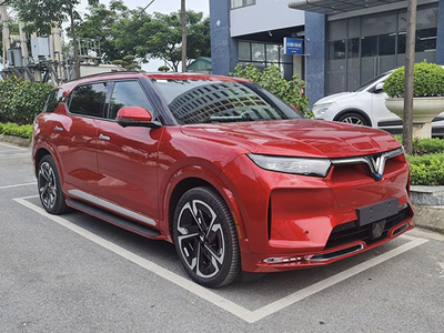 VinFast VF9 Plus 2025