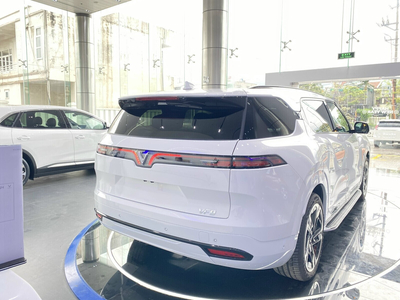 VinFast VF9 Plus 2025