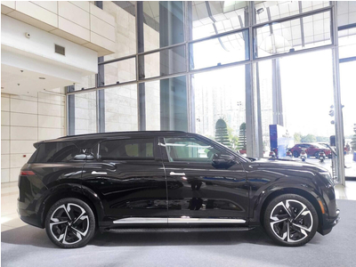 VinFast VF9 Eco 2025