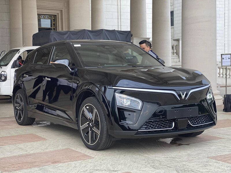 VinFast VF7 Plus