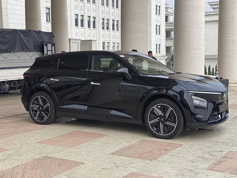 VinFast VF7 Eco