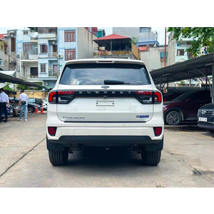 Everest Titanium 2.0L AT 4x2 2025