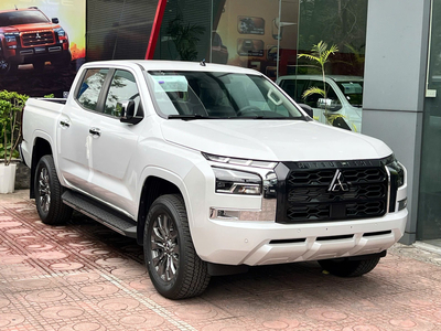 Mitsubishi Triton 2WD AT Premium