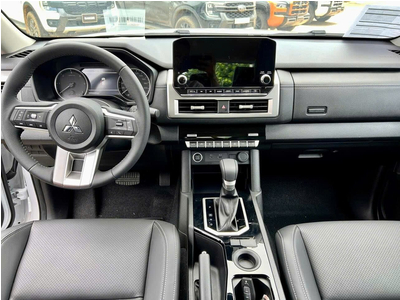 Mitsubishi Triton 2WD AT Premium