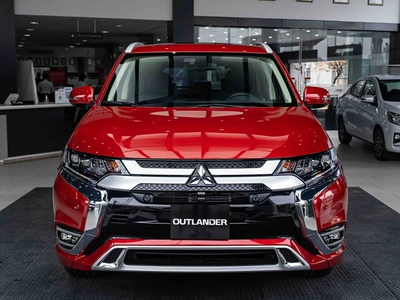 Mitsubishi Outlander 2.0 CVT Premium 2025