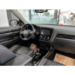 Mitsubishi Outlander 2.0 CVT Premium 2025