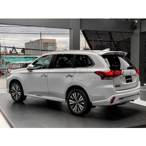 Mitsubishi Outlander 2.0 CVT Premium 2025