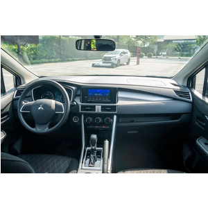 Mitsubishi Xpander AT