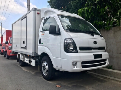 Xe tải KIA Frontier K250 - Thùng đông lạnh - Tải 1490kg / 2490kg