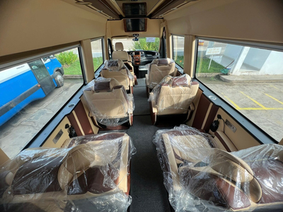 XE KHÁCH IVECO LIMOUSINE 9 CHỖ (IVECO DAILY PLUS)