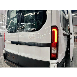 Ford Transit Premium 16 chỗ 2026