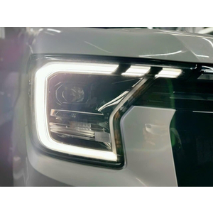 Ford Transit Premium 16 chỗ 2026