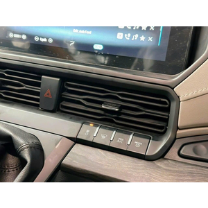 Ford Transit Premium 16 chỗ 2026