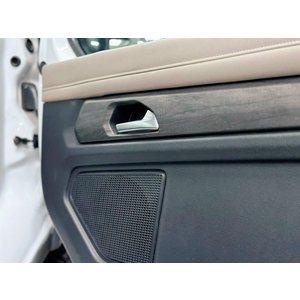 Ford Transit Premium 16 chỗ 2025