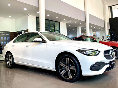 Mercedes-Benz C 200 Avantgarde Plus 2025 (V2)