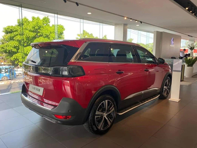 New Peugeot 5008 GT