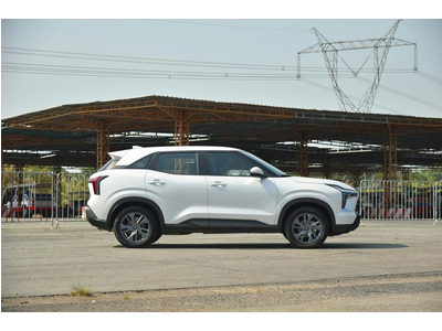 Mitsubishi Xforce GLX