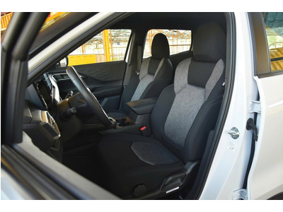 Mitsubishi Xforce GLX