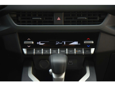 Mitsubishi Xforce GLX