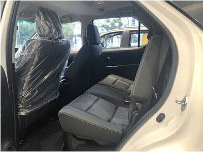 Toyota Fortuner 2.4 MT Dầu 4x2