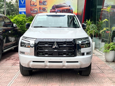 Mitsubishi Triton 2WD AT Premium