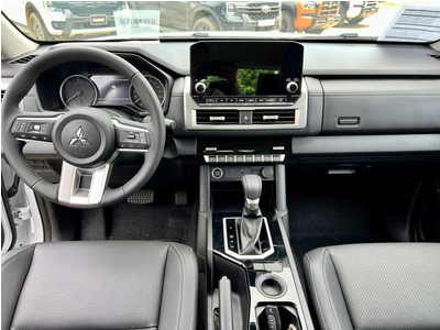 Mitsubishi Triton 2WD AT Premium