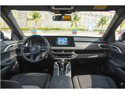 Mitsubishi Xforce GLX