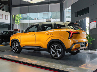 Mitsubishi Xforce Ultimate (2 Tone)