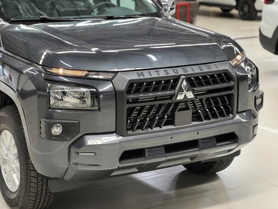 Mitsubishi Triton 2WD AT GLX