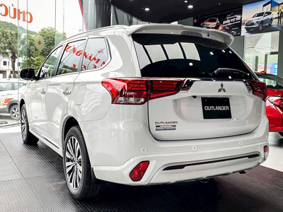 Mitsubishi Outlander 2.0 CVT Premium 2025