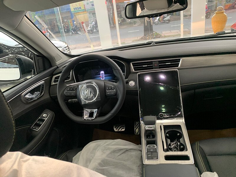 MG RX5 1.5T LUX