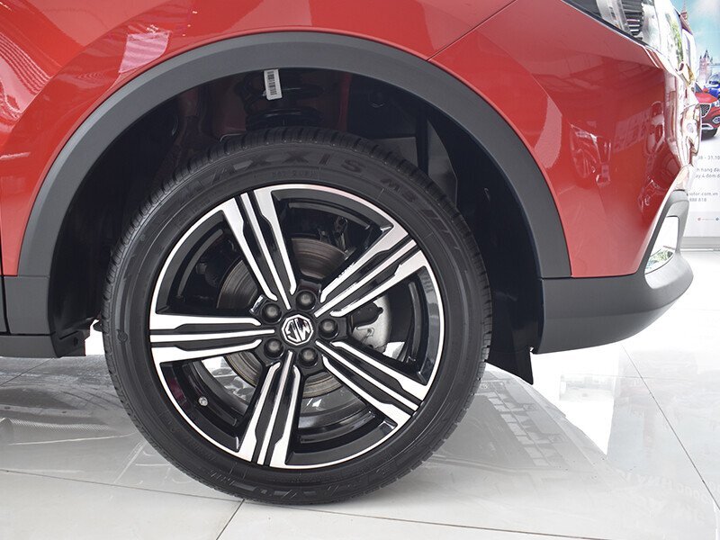 MG ZS LUX+