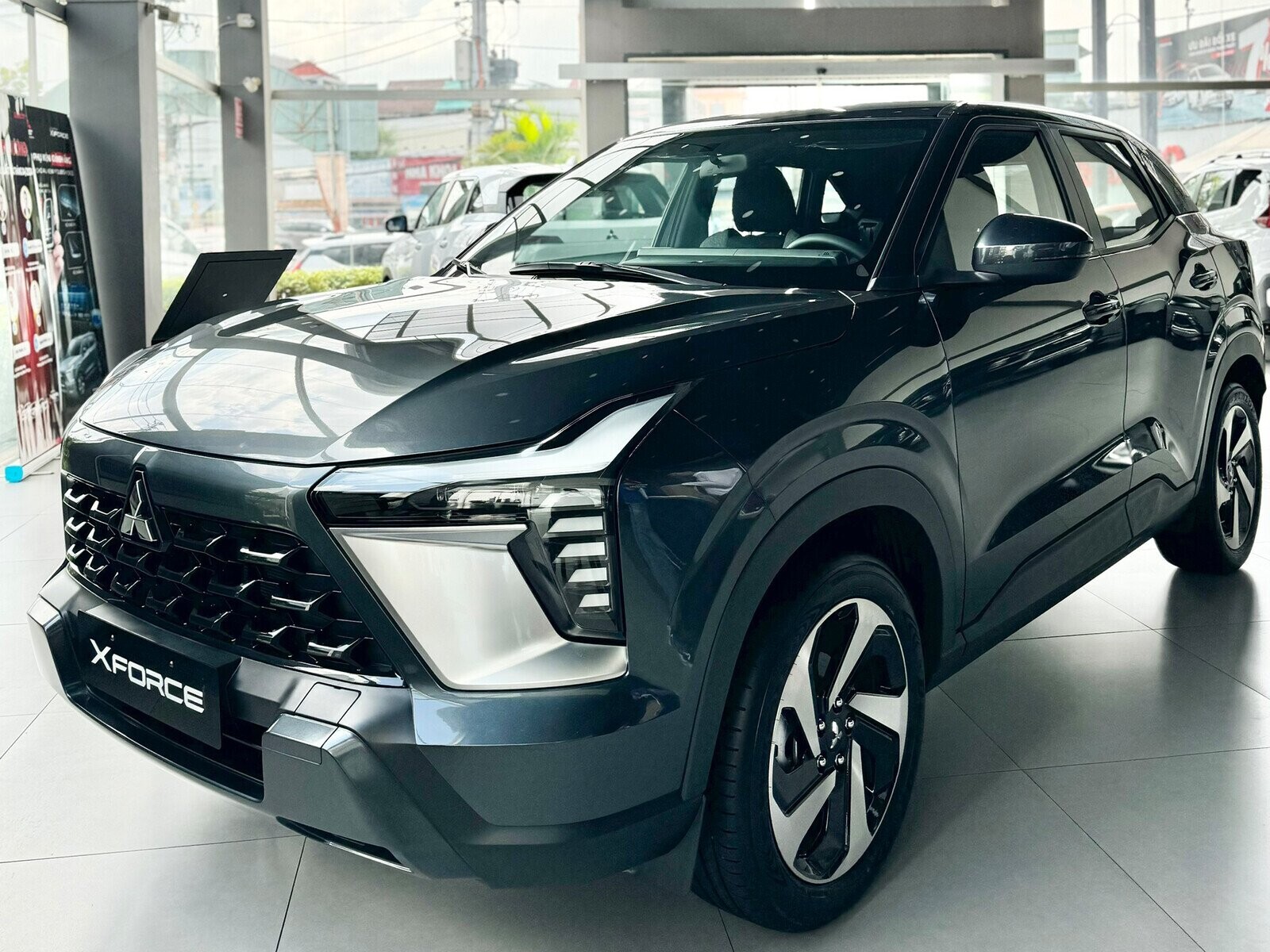 Mitsubishi Xforce GLX