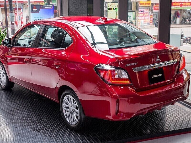 Mitsubishi Attrage CVT Premium