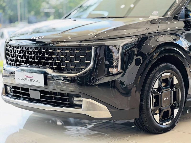 New KIA Carnival 2.2D Premium 7S