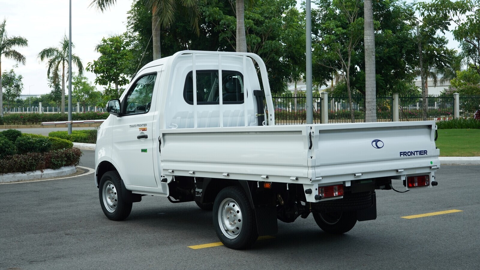 THACO FRONTIER TF220 - THÙNG LỬNG - TẢI TRỌNG 990KG