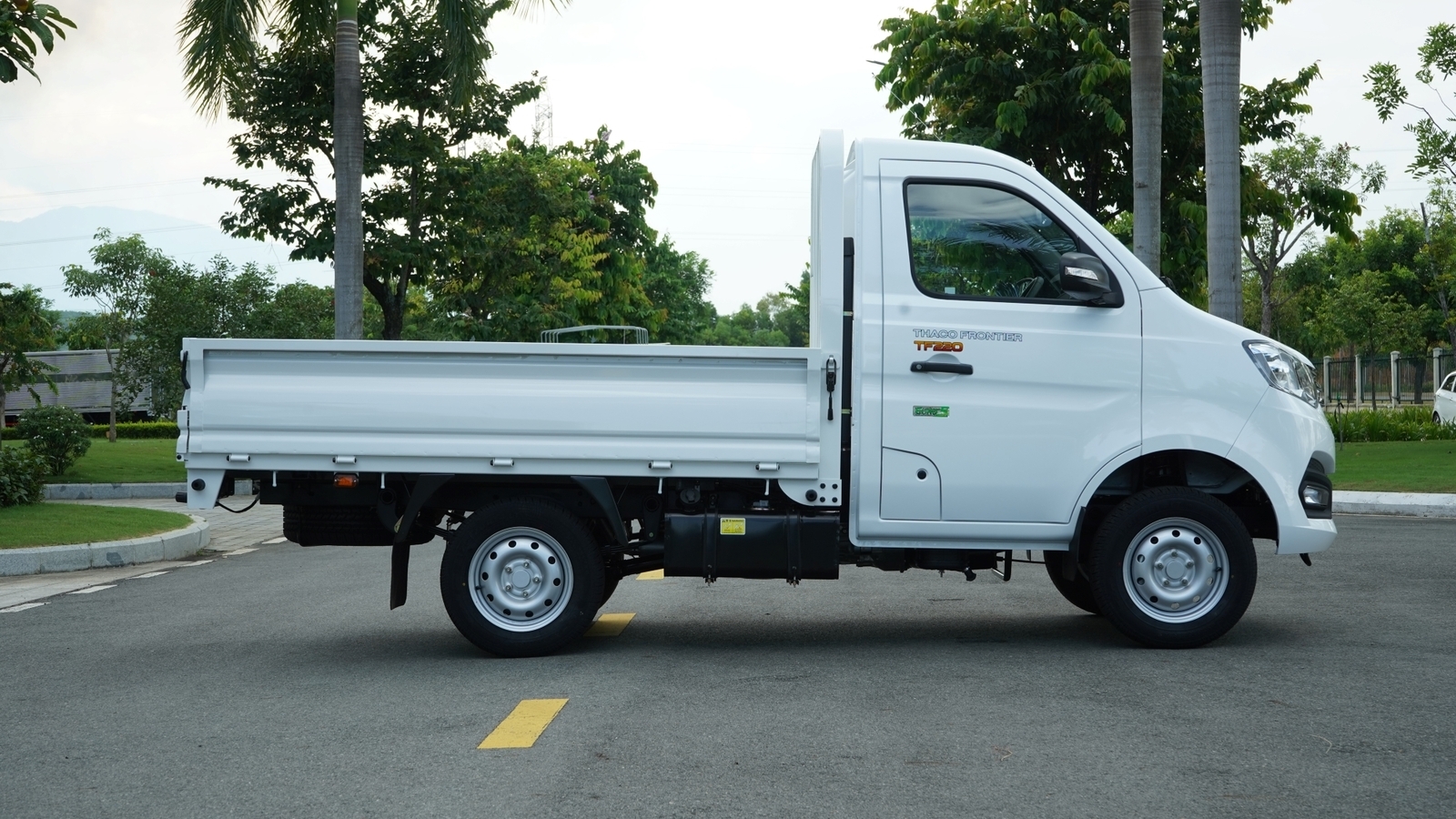 THACO FRONTIER TF220 - THÙNG LỬNG - TẢI TRỌNG 990KG