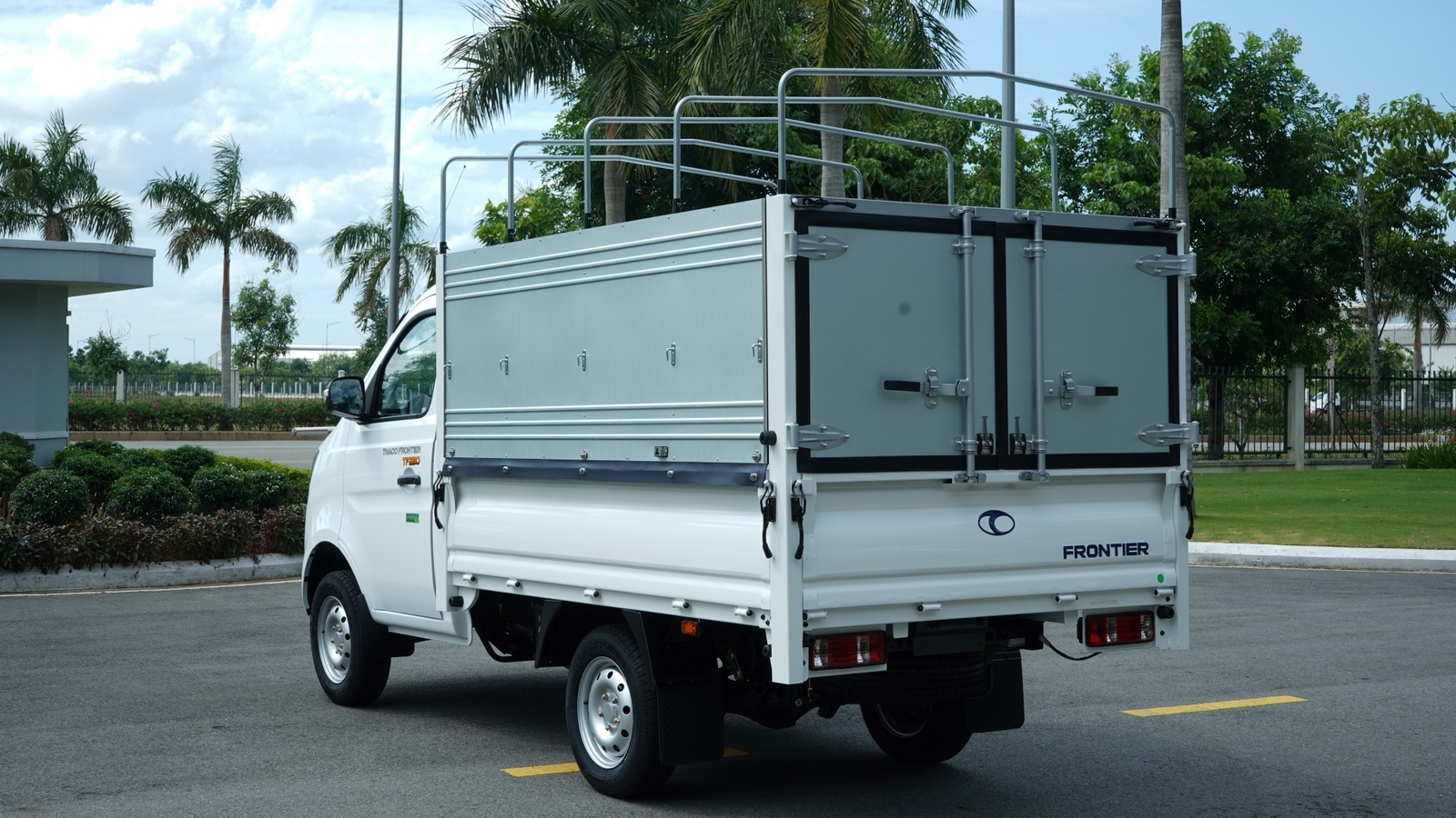 THACO FRONTIER TF220 - THÙNG MUI BẠT - TẢI TRỌNG 990KG